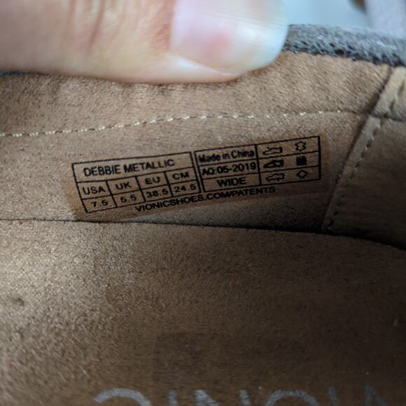 VIONIC Debbie Loafer Metallic Silver Leather Orthotic Comfort Women's 7.5 Wide - Picture 9 of 9